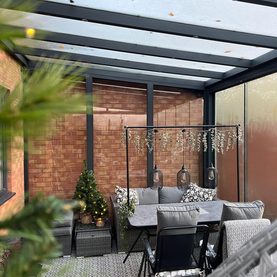ProLine Slim veranda over a patio